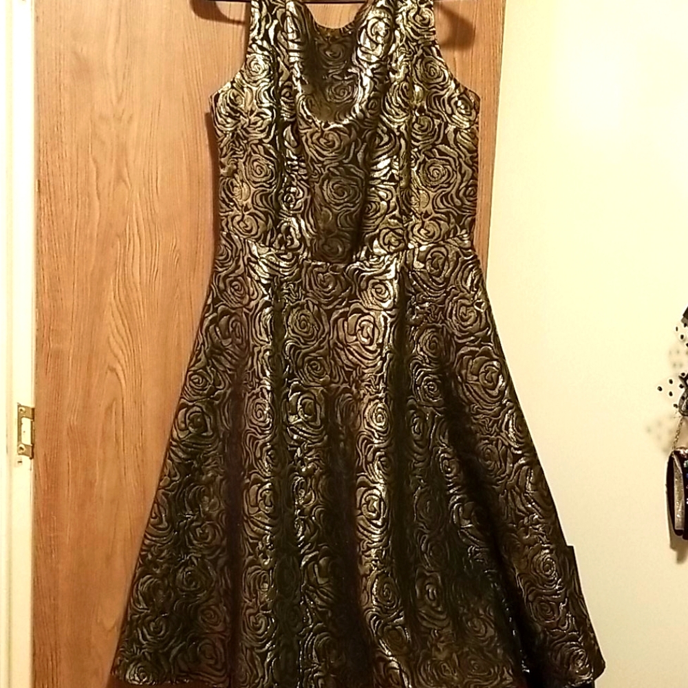 Tatyana gold lamè Rose flocked dress
